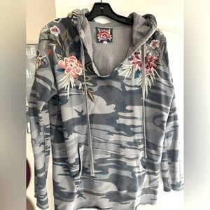 Worn once Johnny Was camo hoodie
